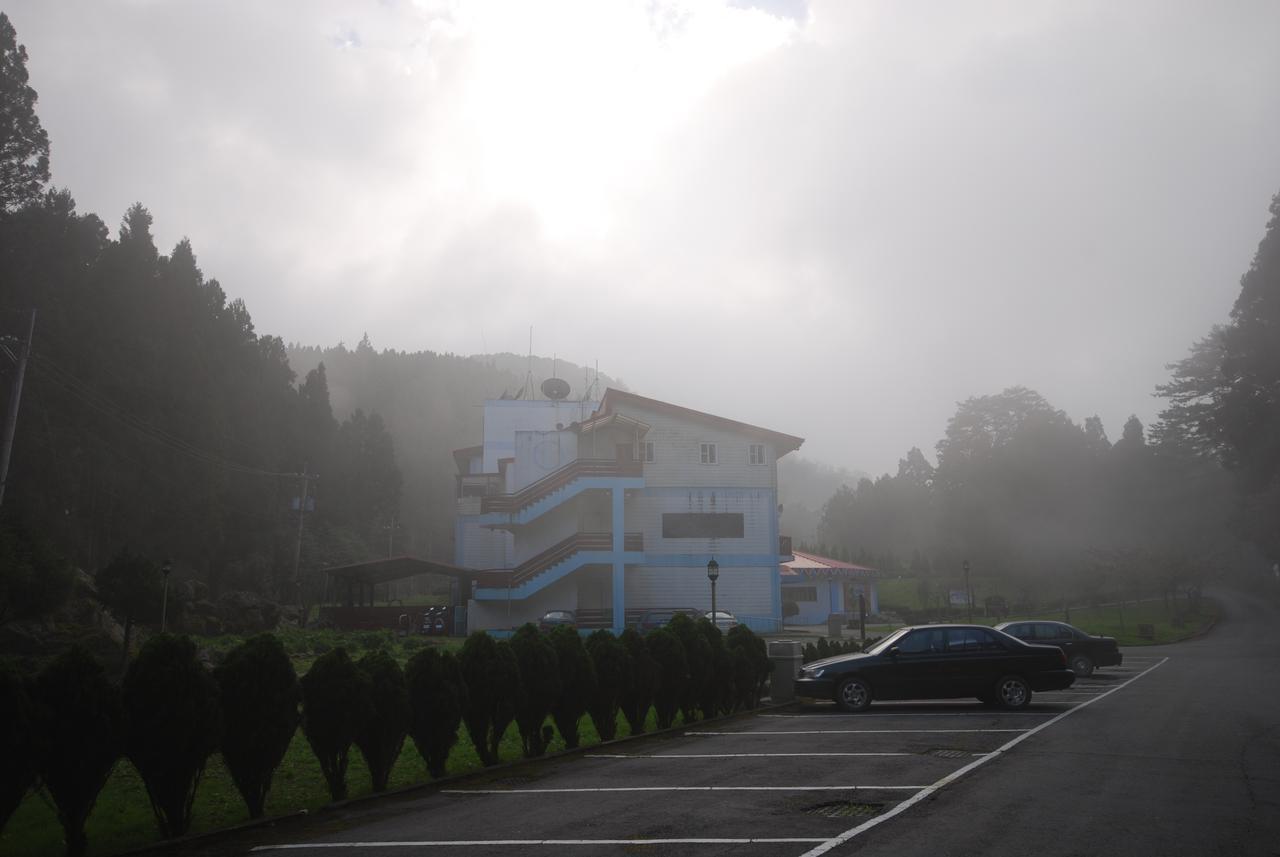 Alishan Youth Activity Center Zhongzheng  Eksteriør billede